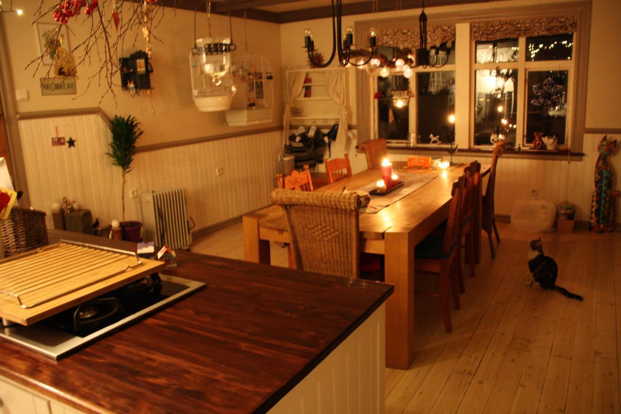 Julia'S Guesthouse B&B Hnaus Esterno foto